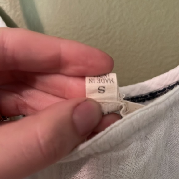 Navy and white embroidered tank - Picture 3 of 3